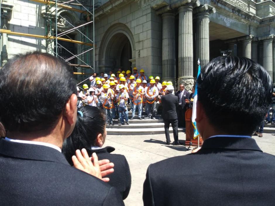 Inician los trabajos de restauración de la fachada del Palacio Nacional de la Cultura. (Foto: Alejandro Balán/Soy502)