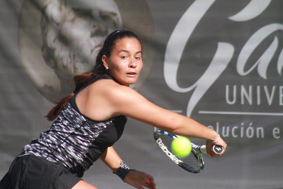 La guatemalteca Rut Galindo avanzó a segunda ronda en la Copa Galileo de tenis 2018. (Foto: RyG)