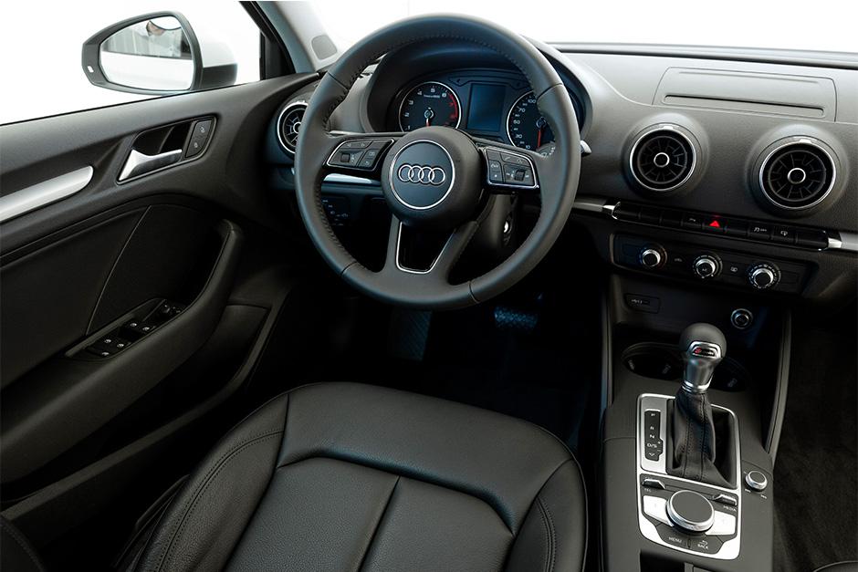 Un moderno automóvil 2018 espera por ti (Foto: Jorge Rojas / Soy502)