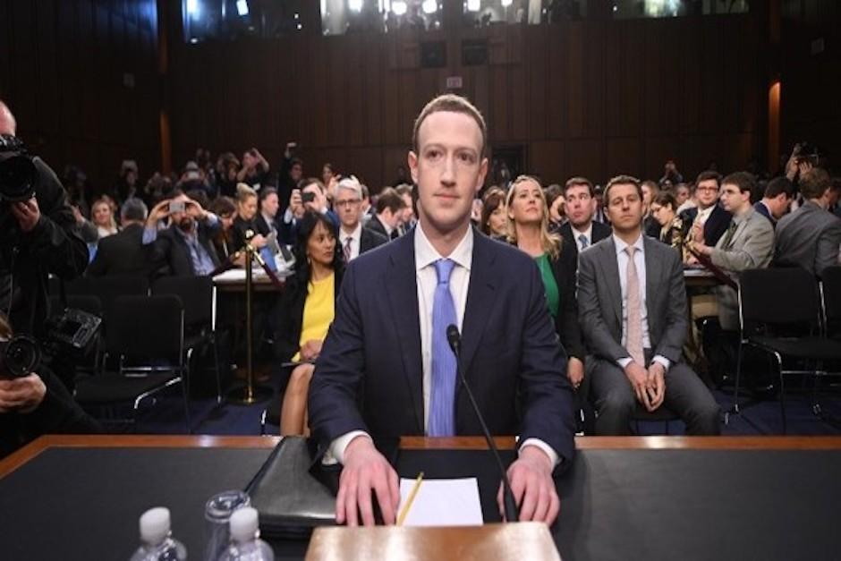 Zuckerberg compareció en abril ante el senado y en la última semana de junio, amplió su declaración en un informe de 747 páginas. (Foto: América TV)