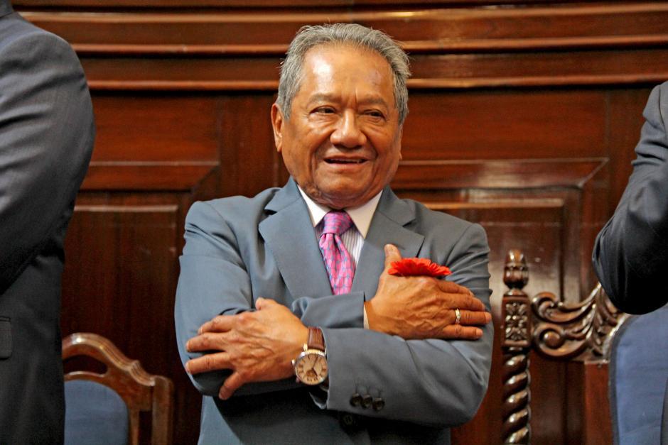 Armando Manzanero dijo que los datos de la serie de Luis Miguel son falsos. (Foto: archivo/Soy502) 