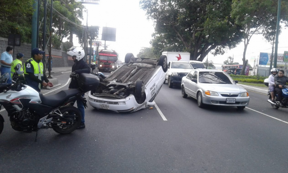 Un taxista perdió el control de su auto por abusar de la velocidad. (Foto: PMT/Mixco)