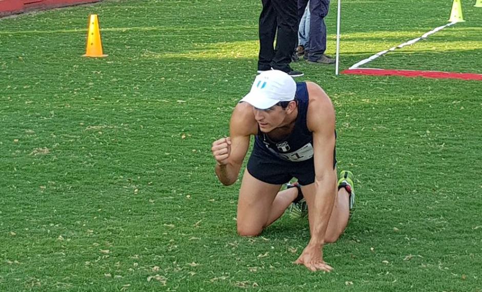 Charles Fernández festeja el triunfo en Barranquilla 2018. (Foto: COG)
