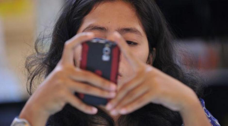 Las redes sociales comenzarán a bloquear cuentas de usuarios que se sospeche tienen menos de 13 años. (Foto: AFP) 