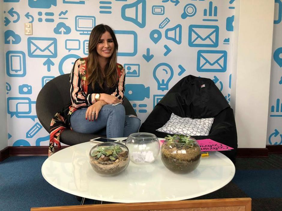 La diseñadora de modas, Luisa Fernanda Mazariegos de 25 años, es la primer invitada de #ConEstilo502