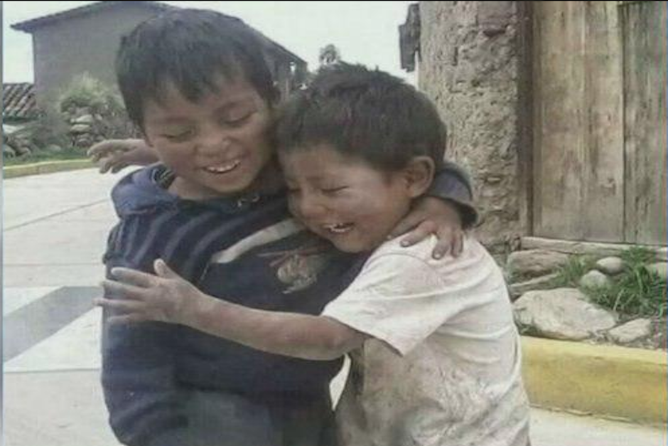 Esta fotografía fue compartida por miles de internautas en las redes sociales. (Foto: Facebook/Avíspate Chiguayante)