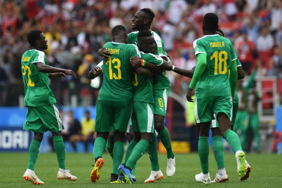 Senegal gana con un autogol a Polonia. (Foto: AFP)