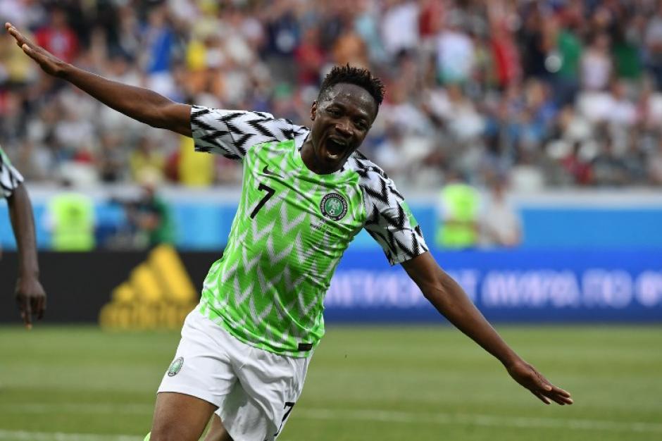 Ahmed Musa fue la gran figura de Nigeria con un doblete. (Foto: AFP)