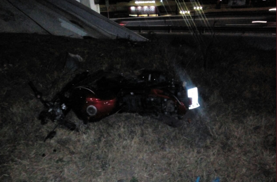 El terrible accidente ocurrió esta noche. (Foto: Twitter/Dalia Santos) 