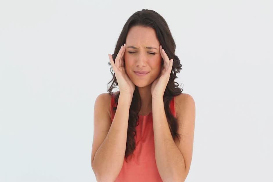 Autoridades de salud estiman que alrededor del 2% de la población mundial enfrenta migrañas crónicas. (Imagen: footage)