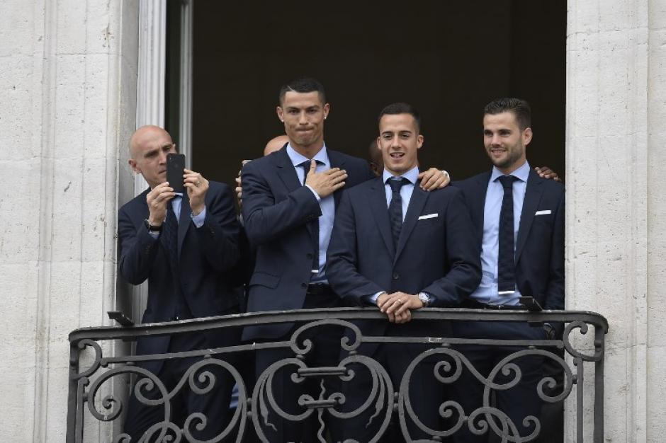 El portugués aprovechó para dirigirse a todo el conglomerado madridista en la celebración. (Foto: AFP)