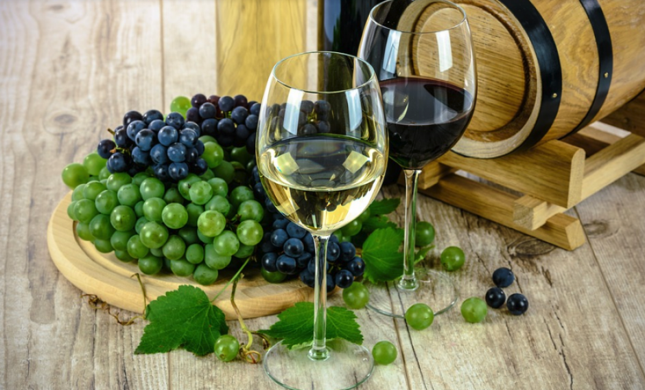 Si quieres vivir más, consume chocolate, café y vino. (Foto: Pixabay).