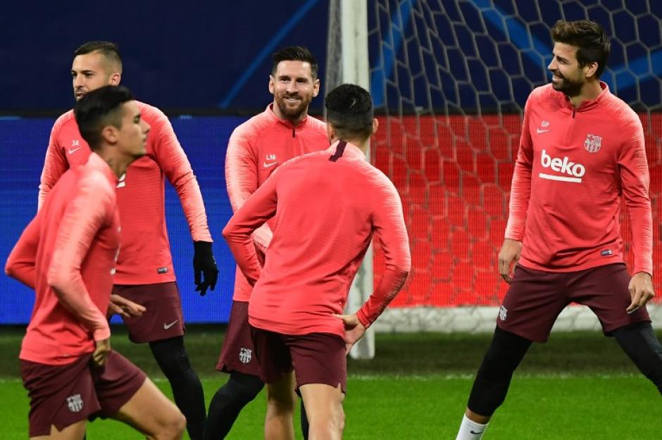 Gerard Piqué durante el entrenamiento previo al juego de Champions. (Foto: AFP) 