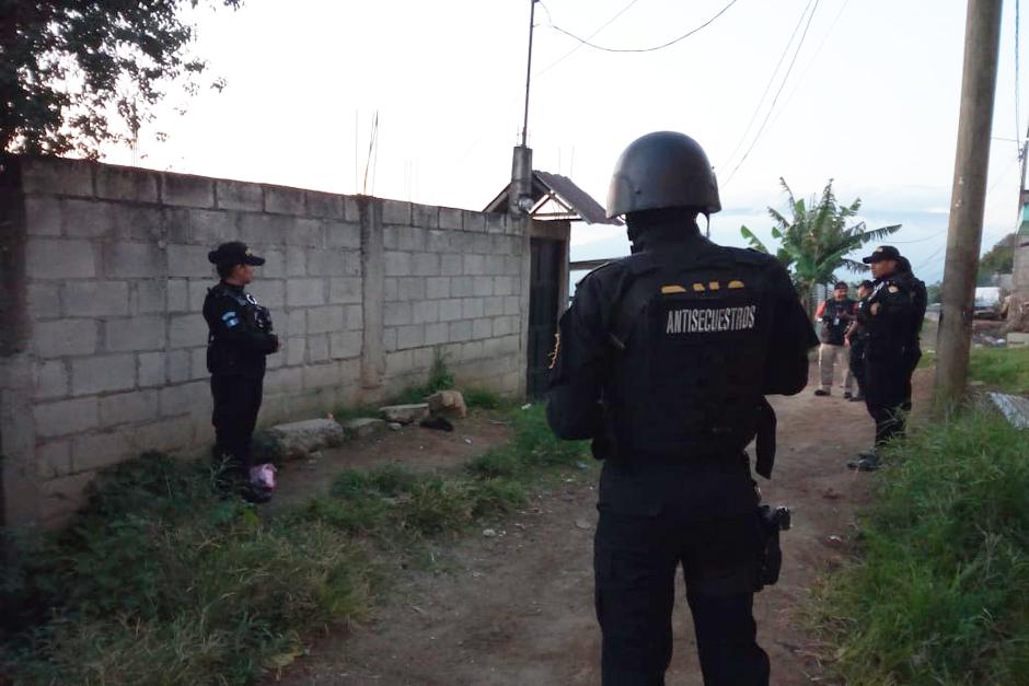 La PNC y el MP realizan una serie de allanamientos para capturar a una peligrosa banda de secuestradores. (Foto: PNC)