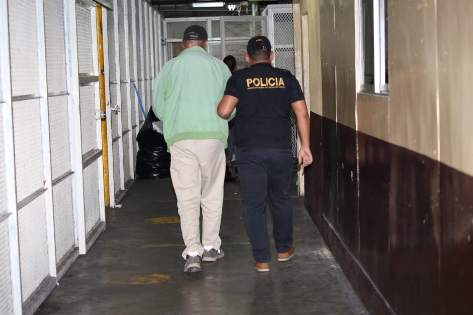 La PNC capturó a un hombre de nacionalidad estadounidense con material pornográfico. (Foto: PNC)