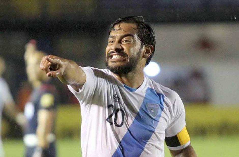 Carlos "El Pescado" Ruiz defiende a seleccionados, tras la derrota 7-0 frente a Israel. (Foto: Archivo/Soy502)
