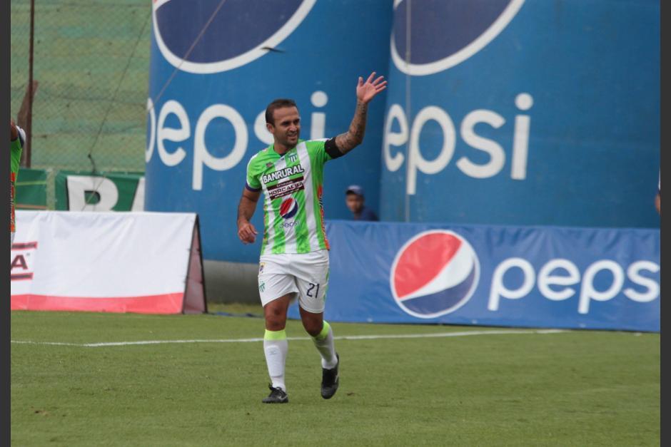 José Contreras capitán de Antigua se fue expulsado. (Foto: Soy502)