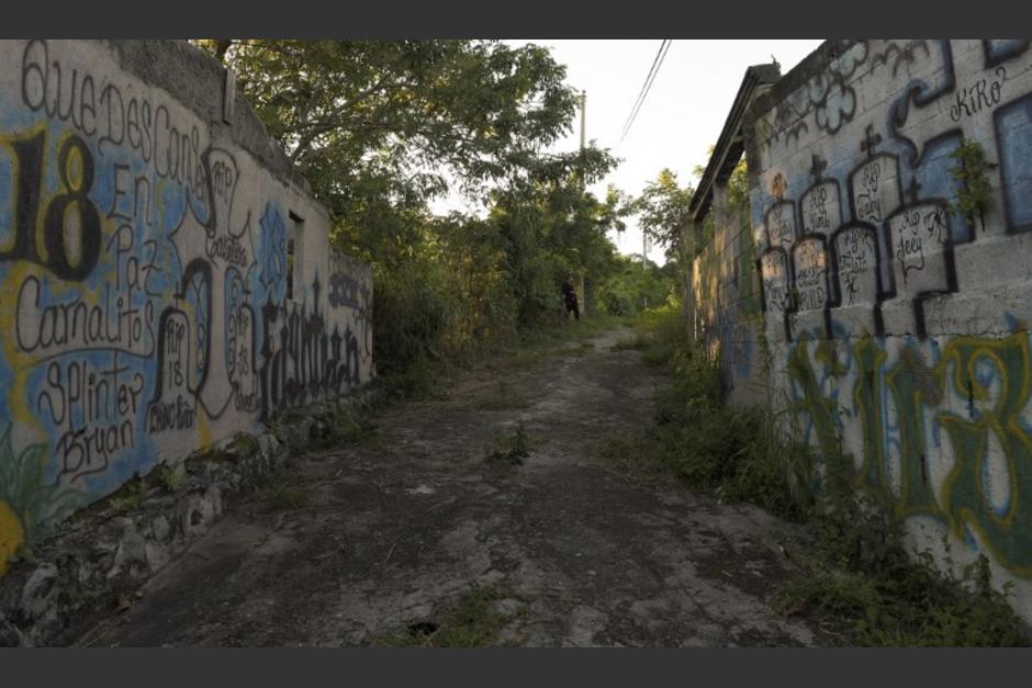 Miles de familias se encuentran atrapadas entre las fronteras invisibles que instalaron las pandillas rivales en El Salvador. (Foto: AFP)