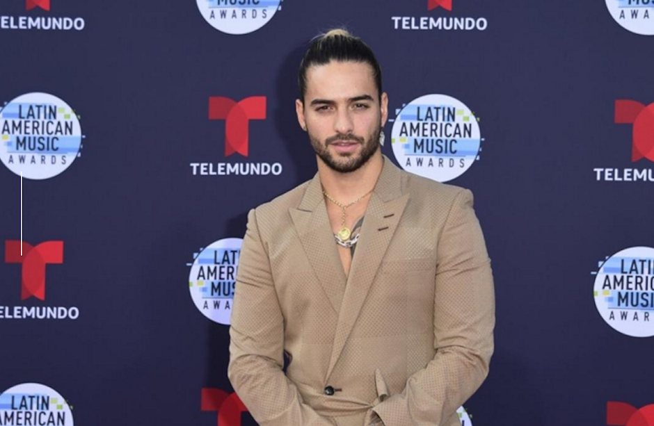 Maluma besó a la Dra. Polo en los Latin American Music Awards. (Foto: Agencias) 