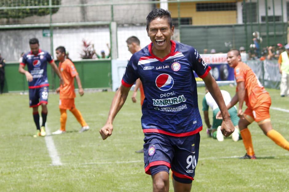 Así fue el festejo de Jorge Mario Ortiz en la segunda anotación de Xelajú M. (Foto: Xelajú MC)