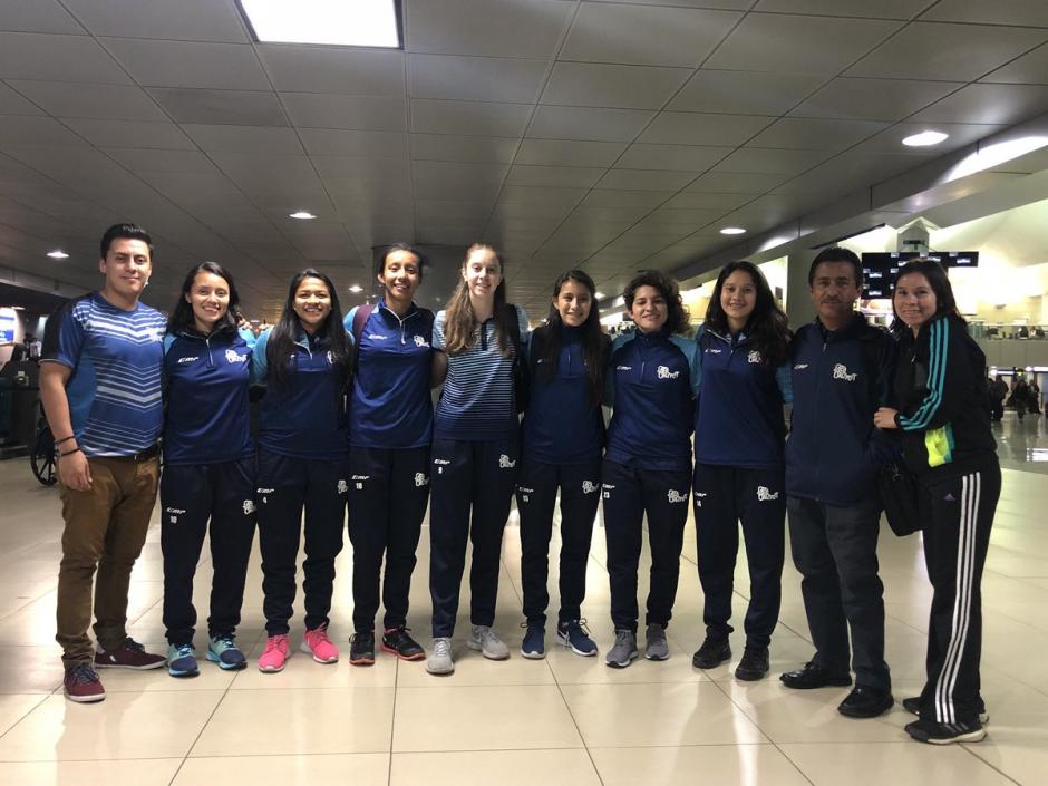 El plantel de Unifut viajó a Panamá para competir en torneo interclubes. (Foto: Unifut)