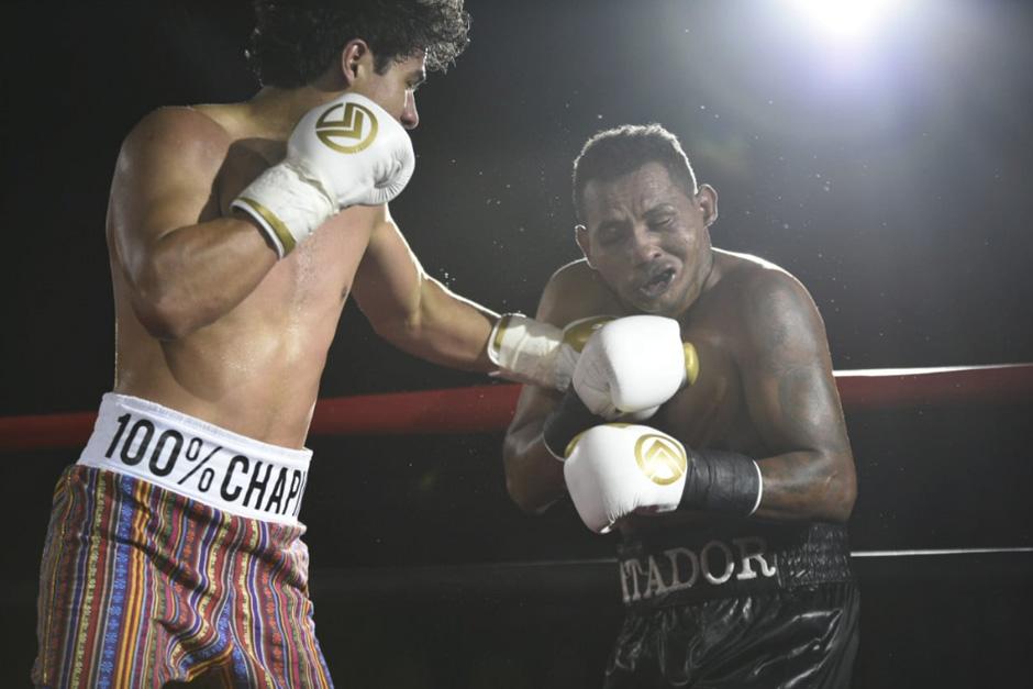 El petenero Léster Martínez venció al nicaragüense Ricardo Mayorga en el segundo round en su pelea de debut en abril de 2019. (Foto: Wilder López/Soy502)