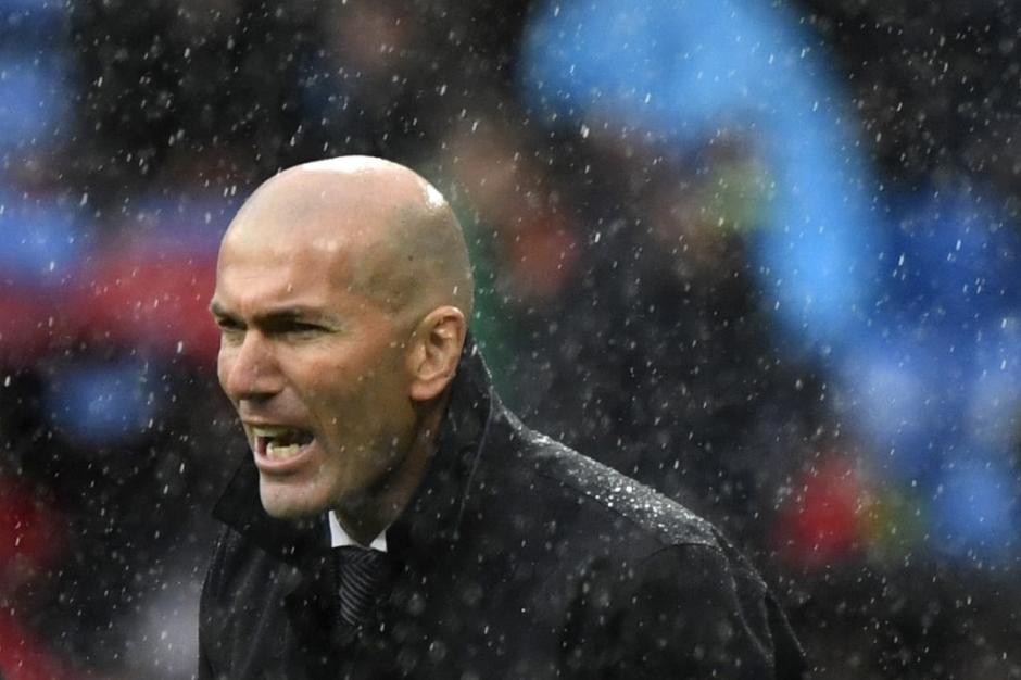 Medios españoles revelaron los cuatro aspectos que Zidane tocó en el vestuario para revivir al Madrid. (Foto: AFP) 