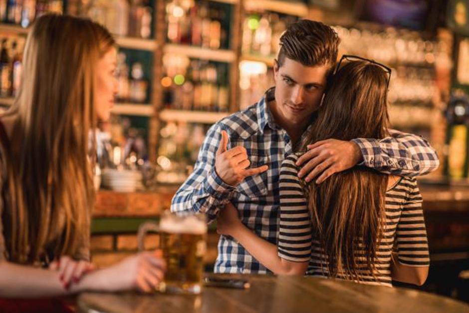 El estudio reveló que en el rostro se encuentran los rasgos de los hombres más infieles (Foto: LoveToKnow)