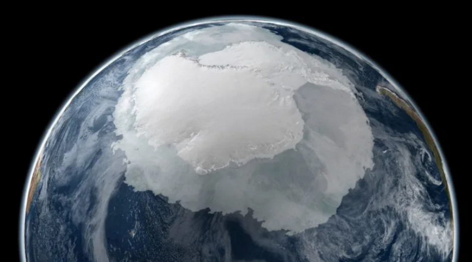 La Nasa mostró un agujero en medio del hielo marino de La antártida de varios kilómetros, desde entonces estudian por qué está ahí. (Foto: NASA)