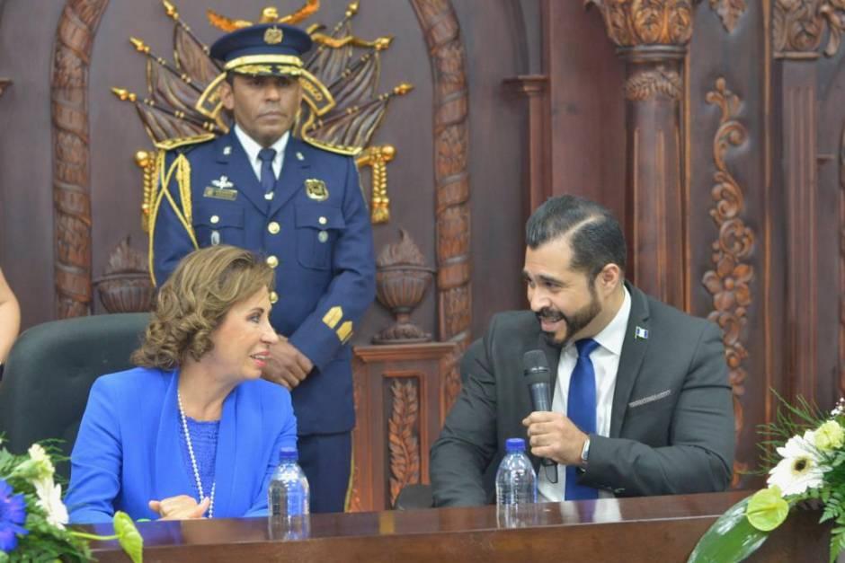 Sandra Torres y Neto Bran durante una actividad donde el alcalde de Mixco dio el respaldo. (Foto: archivo/Soy502)