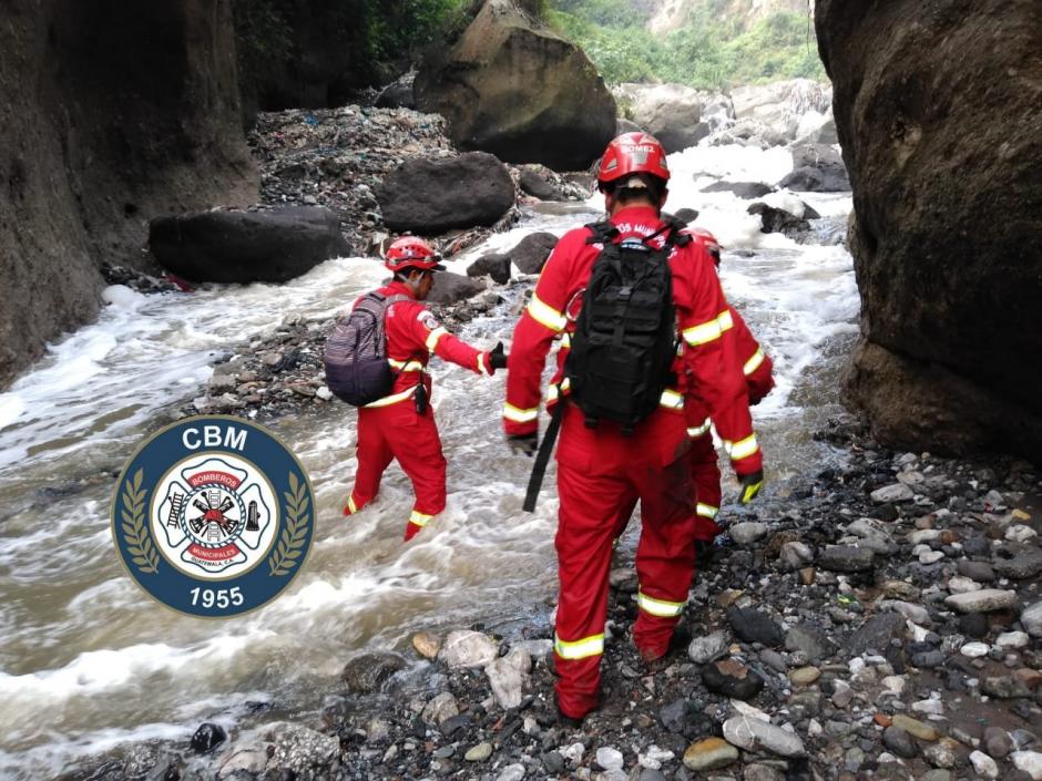 Los menores de edad cayeron al río el pasado miércoles. (Foto: Bomberos Municipales)