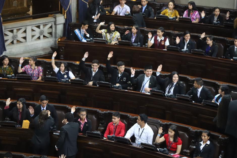 Jóvenes de diferentes departamentos participan en el Parlamento Juvenil. (Foto: Congreso de la República)