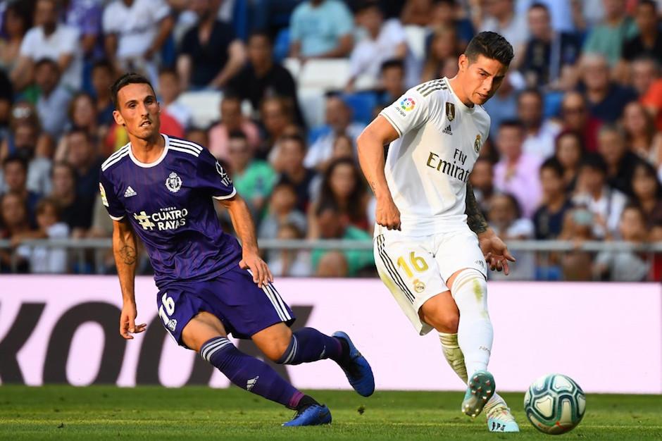 James Rodríguez durante el partido del Real Madrid ante el Valladolid. (Foto: AFP)