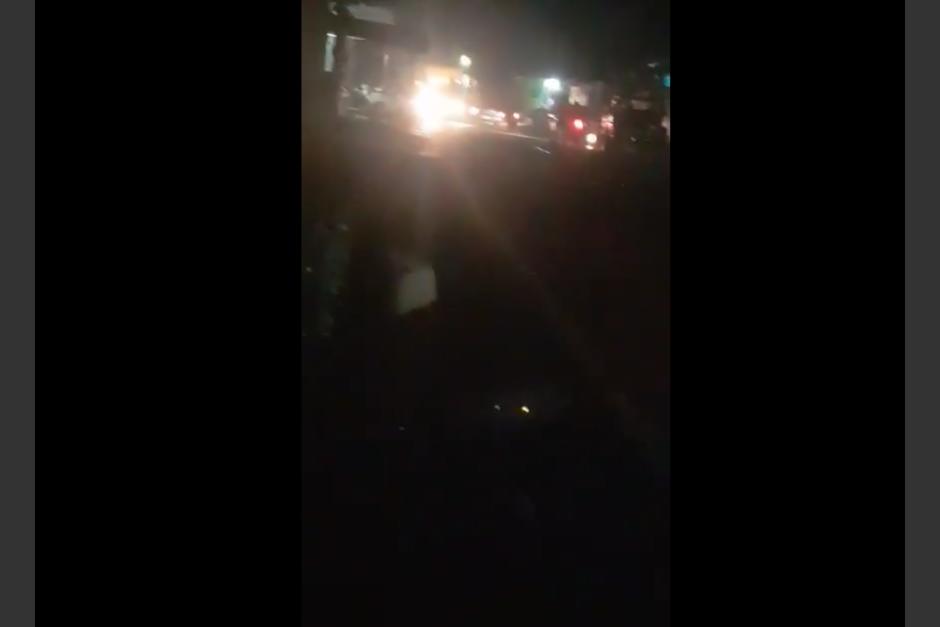 La balacera se registró en horas de la noche en Malacatán. (Foto: captura video) 