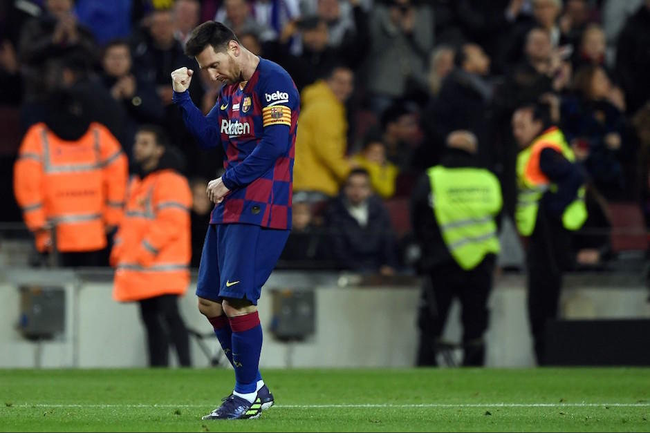 Messi festeja en una noche en la que hizo tres goles. (Foto: AFP)