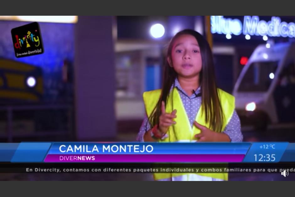 La pequeña sigue los pasos de su padre y empieza a dar sus primeros pasos frente a las cámaras. (Captura Video)