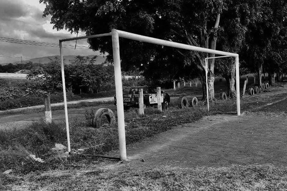 El hombre tomó su carro y atropelló a varias personas. (Foto: Liga de Fútbol San Miguel Petapa/Facebook) 