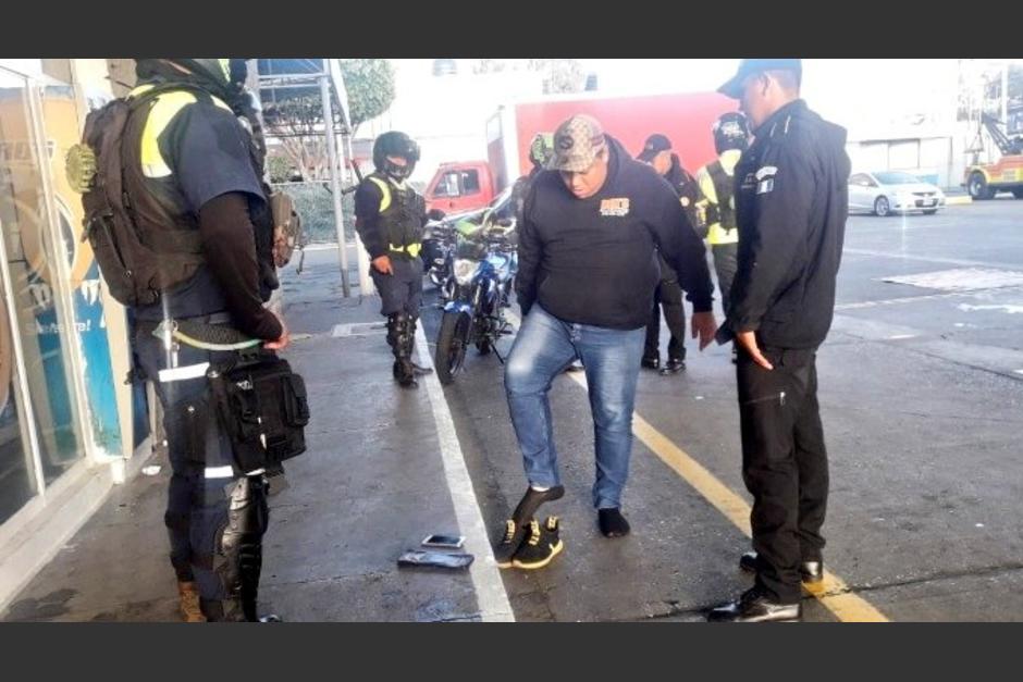 El hombre explicó qué hacía en ese lugar cuando fue detenido. (Foto: Mynor Espinoza/MuniMixco) 