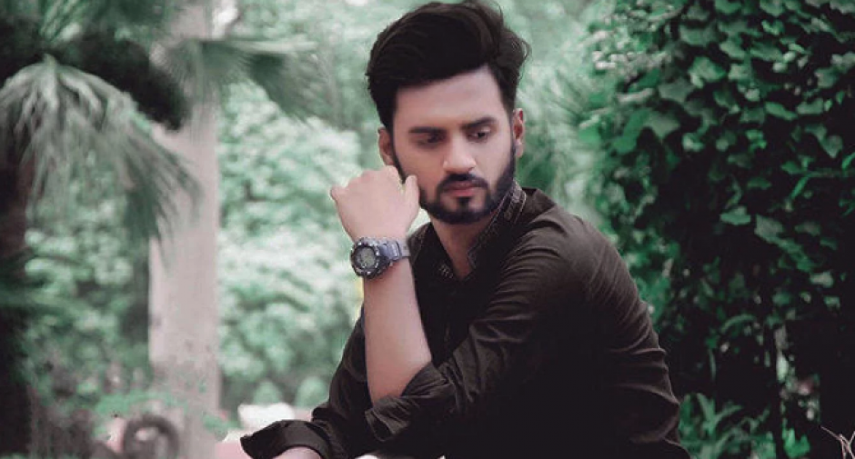 El joven pakistaní murió, cruelmente, víctima de su propia broma. (Foto:Youtube)