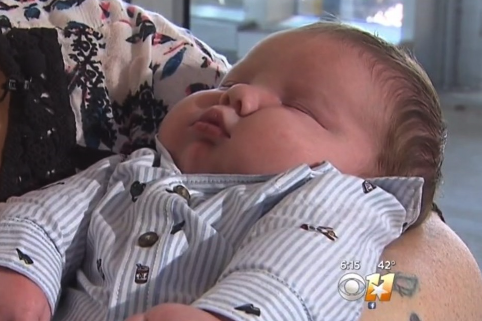 El bebé gigante nació en Texas, Estados Unidos. (Foto: CBS Dallas)