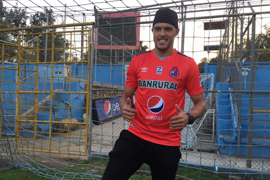 El mexicano Luis Ángel Landín fue presentado como refuerzo de Municipal. (Foto: Luis Barrios/Soy502)