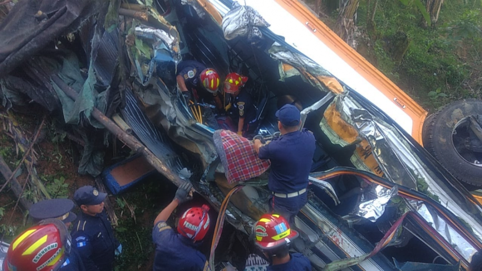 Las víctimas se dirigían a una actividad religiosa en Tecún Umán, San Marcos. (Foto: Bomberos Municipales Departamentales)