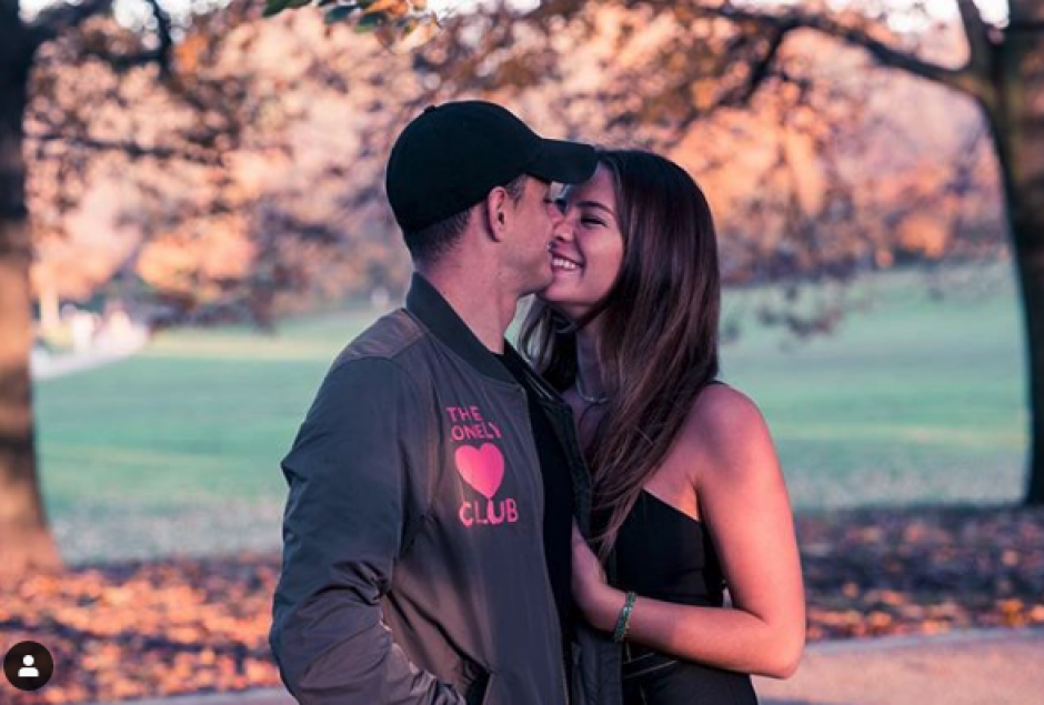 Javier "El Chicharito" Hernández y su novia australiana Sarah Cohan, serán padres. (Foto: Instagram)