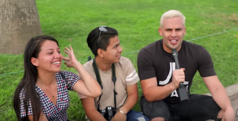 Nerviosos ambos, pero lo lograron, aunque sí hubo cosas raras. (Foto:YouTube)