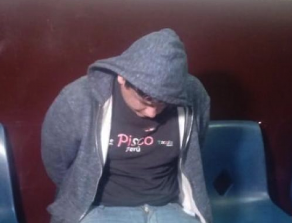 Juan Ramón Lau López, hijo del diputado Juan Ramón Lau Quan, del bloque Todos, fue capturado esta madrugada portando un arma de manera ilegal. (Foto: PNC)