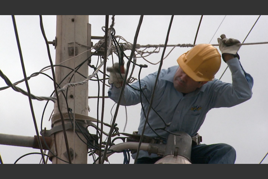 Varios apagones se reportan en diferentes zonas de la ciudad de Guatemala y municipios cercanos. (Foto: Archivo/Soy502) 