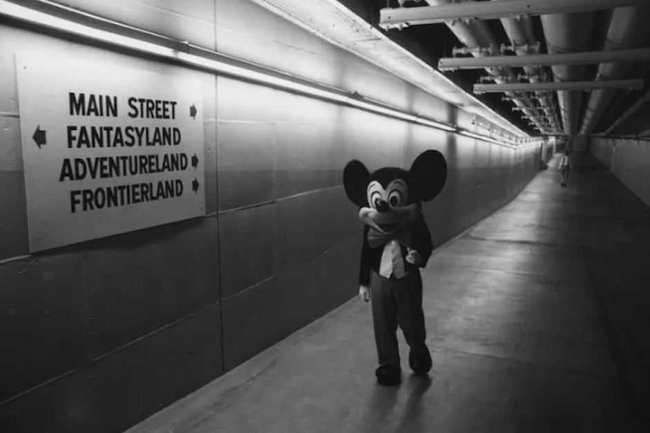 Estos túneles tienen una función primordial: permitir esa “magia” que profesaba Walt Disney (Foto: Pinterest)