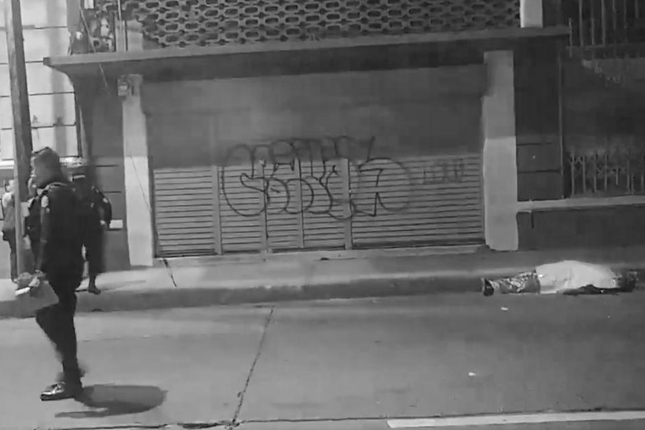 El hecho ocurrió durante la noche de este viernes 15 de febrero cerca del edificio parlamentario. (Foto: Bomberos Voluntarios)