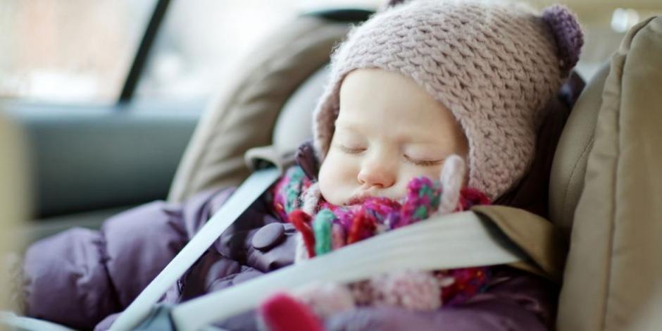 Los reos no dudaron en apoyar a los angustiados padres que buscaban sacar a su hija del carro. (Foto: Pixabay)