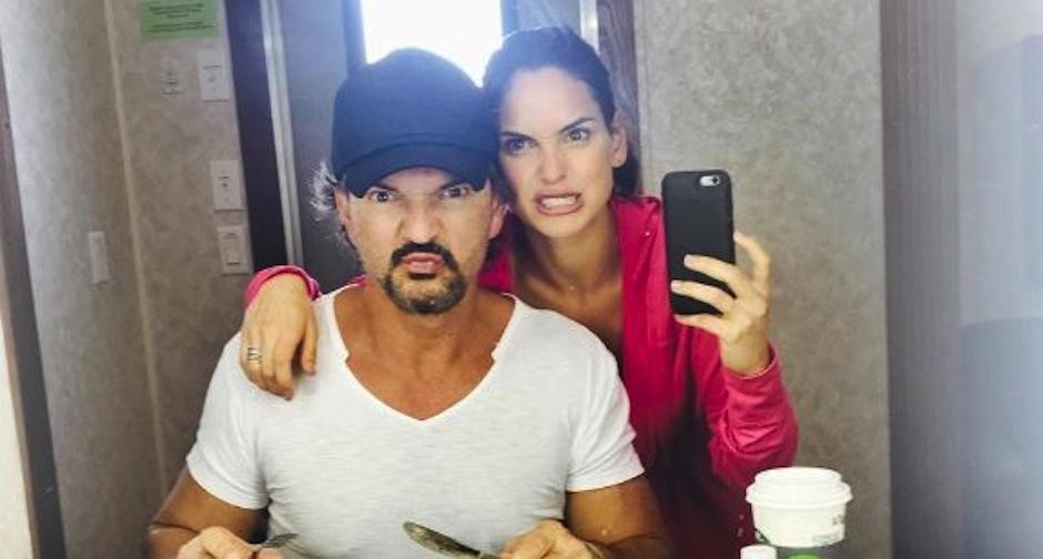 Ricardo Arjona lanzó un duro mensaje a quienes quieran meterse con su hija. (Foto: Instagram) 